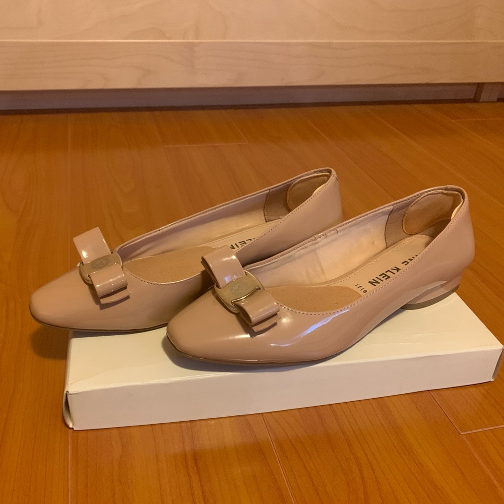 Anne Klein - Colette Flat